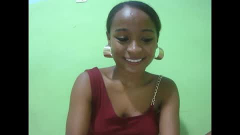 Snapshot of francine925426 chatting on February 2026 05:22:02 PM francine925426 online show from February 2026 05:22:02 PM