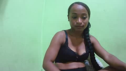 Snapshot of francine925426 chatting on April 2026 08:47:01 PM francine925426 online show from April 2026 08:47:01 PM