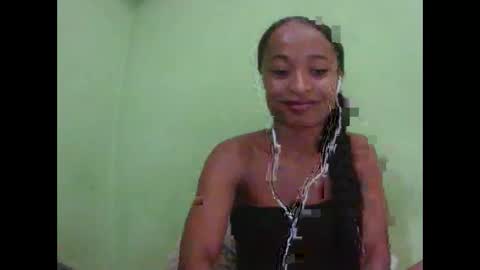 Snapshot of francine925426 chatting on April 2026 04:28:01 AM francine925426 online show from April 2026 04:28:01 AM
