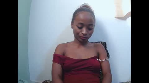 Snapshot of francine925426 chatting on May 2026 01:05:02 PM francine925426 online show from May 2026 01:05:02 PM