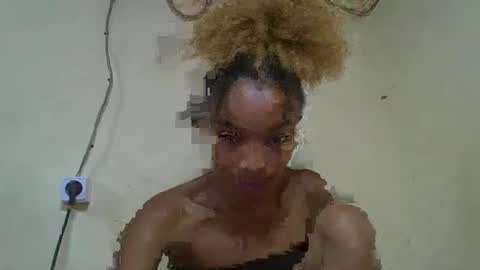 Snapshot of francinoli chatting on March 2026 09:43:01 AM Francinoli online show from March 2026 09:43:01 AM