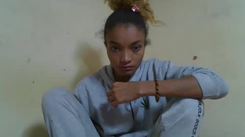 Snapshot of francinoli chatting on April 2026 04:46:01 AM Francinoli online show from April 2026 04:46:01 AM