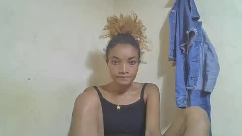 Snapshot of francinoli chatting on April 2026 04:57:02 AM Francinoli online show from April 2026 04:57:02 AM