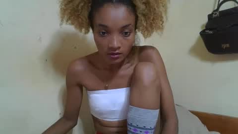 Snapshot of francinoli chatting on April 2026 06:30:02 PM Francinoli online show from April 2026 06:30:02 PM