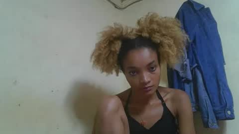 Snapshot of francinoli chatting on April 2026 06:52:01 PM Francinoli online show from April 2026 06:52:01 PM