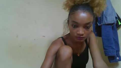 Snapshot of francinoli chatting on April 2026 09:59:02 PM Francinoli online show from April 2026 09:59:02 PM