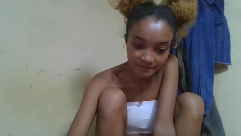 Snapshot of francinoli chatting on April 2026 12:36:02 AM Francinoli online show from April 2026 12:36:02 AM