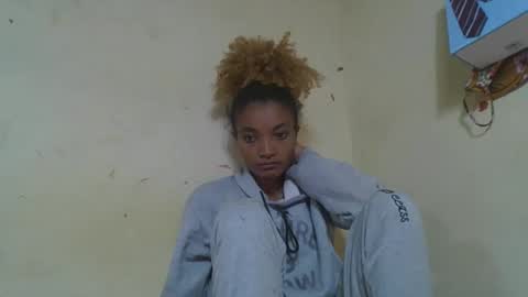 Snapshot of francinoli chatting on April 2026 07:55:01 AM Francinoli online show from April 2026 07:55:01 AM