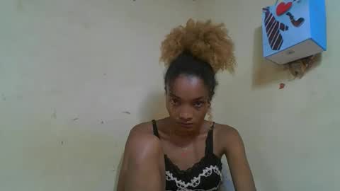 Snapshot of francinoli chatting on April 2026 01:52:02 PM Francinoli online show from April 2026 01:52:02 PM