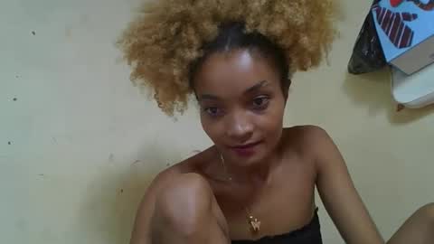 Snapshot of francinoli chatting on May 2026 06:30:01 AM Francinoli online show from May 2026 06:30:01 AM