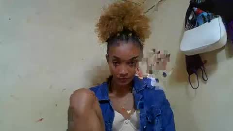 Snapshot of francinoli chatting on May 2026 05:19:02 PM Francinoli online show from May 2026 05:19:02 PM
