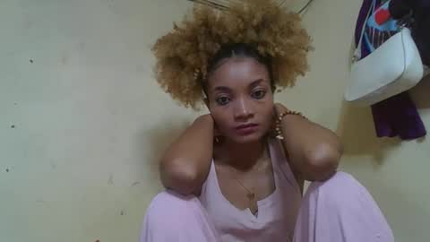 Snapshot of francinoli chatting on May 2026 05:36:01 AM Francinoli online show from May 2026 05:36:01 AM