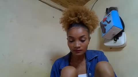 Snapshot of francinoli chatting on May 2026 06:02:02 PM Francinoli online show from May 2026 06:02:02 PM