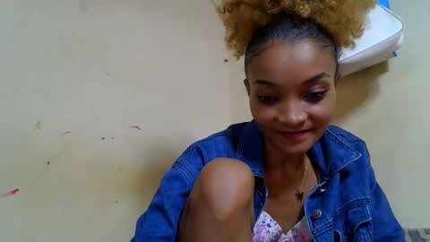 Snapshot of francinoli chatting on May 2026 07:41:01 PM Francinoli online show from May 2026 07:41:01 PM