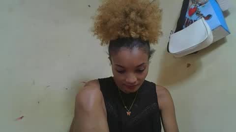 Snapshot of francinoli chatting on May 2026 07:47:01 AM Francinoli online show from May 2026 07:47:01 AM