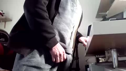 Snapshot of franciscomalin chatting on March 2025 09:35:02 AM franciscomalin online show from March 2025 09:35:02 AM