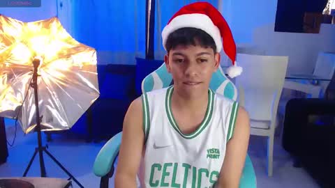 frank online show from December 2025 07:18:01 PM