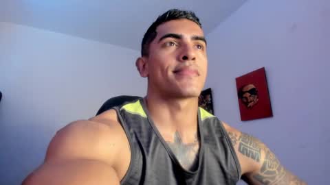 Snapshot of franco_ruiz_ chatting on April 2026 05:16:01 PM franco online show from April 2026 05:16:01 PM
