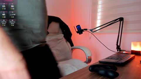 Snapshot of francodelacruz chatting on February 2025 12:16:01 PM Francum online show from February 2025 12:16:01 PM