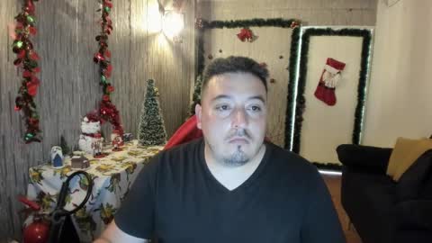 Snapshot of francoisroy chatting on December 2024 09:39:02 PM Juan online show from December 2024 09:39:02 PM