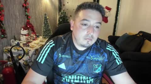 Snapshot of francoisroy chatting on December 2024 04:23:01 PM Juan online show from December 2024 04:23:01 PM