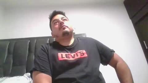 Snapshot of francoisroy chatting on December 2024 03:26:02 AM Juan online show from December 2024 03:26:02 AM