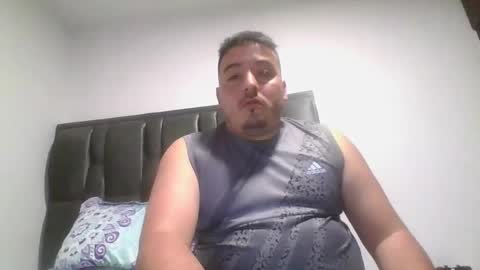 Snapshot of francoisroy chatting on December 2024 04:27:02 AM Juan online show from December 2024 04:27:02 AM