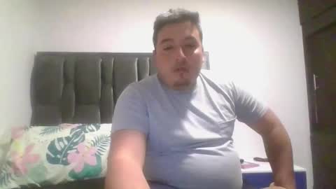 Snapshot of francoisroy chatting on January 2025 03:44:01 AM Juan online show from January 2025 03:44:01 AM