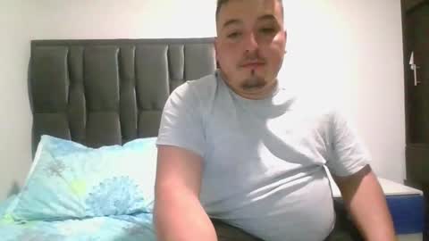 Snapshot of francoisroy chatting on February 2025 01:19:01 AM Juan online show from February 2025 01:19:01 AM