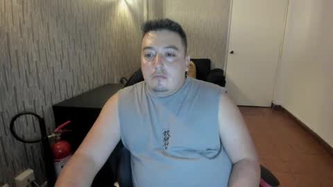 Snapshot of francoisroy chatting on February 2025 04:09:02 AM Juan online show from February 2025 04:09:02 AM