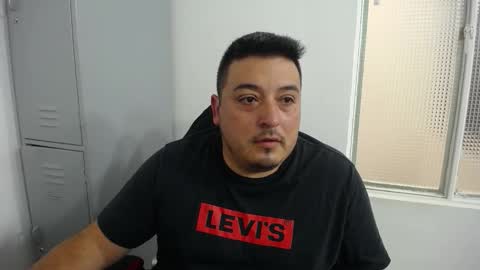 Snapshot of francoisroy chatting on October 2025 07:49:01 PM Juan online show from October 2025 07:49:01 PM