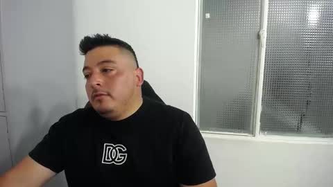 Snapshot of francoisroy chatting on November 2025 12:49:01 AM Juan online show from November 2025 12:49:01 AM