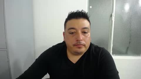 Snapshot of francoisroy chatting on November 2025 03:40:01 AM Juan online show from November 2025 03:40:01 AM