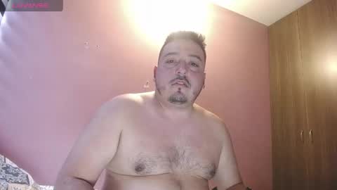 Snapshot of francoisroy chatting on April 2026 10:12:01 PM Juan online show from April 2026 10:12:01 PM