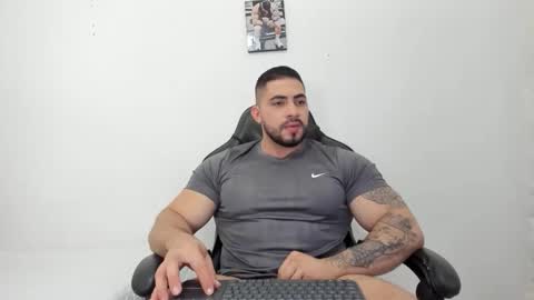 frank_foxx1 online show from November 2025 04:02:02 AM