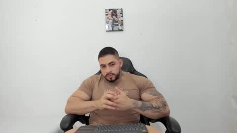 frank_foxx1 online show from November 2025 02:57:02 AM