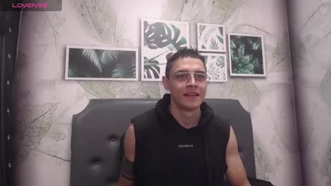 Snapshot of frank_millers chatting on January 2025 01:02:01 PM Frank online show from January 2025 01:02:01 PM