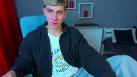 Snapshot of frank_mooree chatting on November 2025 04:47:02 AM Frank online show from November 2025 04:47:02 AM