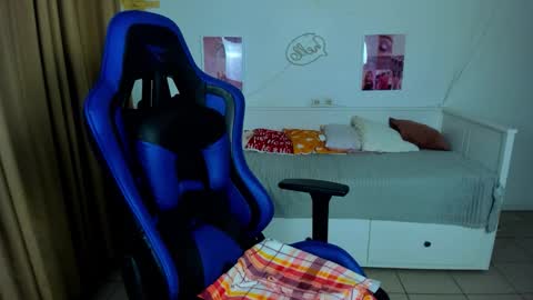 Snapshot of frank_mooree chatting on November 2025 05:29:02 AM Frank online show from November 2025 05:29:02 AM