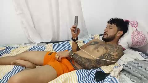 Snapshot of frankdanielsmolano chatting on June 2026 04:35:02 AM frankdanielsmolano online show from June 2026 04:35:02 AM