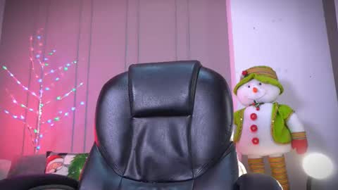 Frank Farrell. Hey remember to give me a thumbs up Ty online show from November 2025 10:53:02 PM