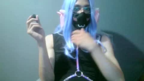 Snapshot of frankie_boygirl chatting on January 2026 02:35:02 AM Frankie online show from January 2026 02:35:02 AM