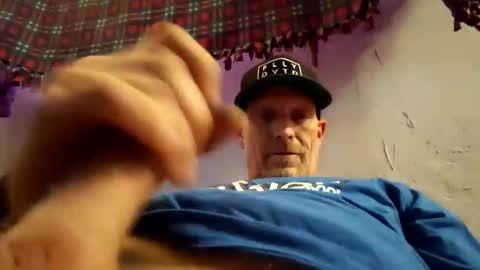 Snapshot of frankieblueeyes4u chatting on May 2026 11:32:02 PM Famous Blue Eyes online show from May 2026 11:32:02 PM