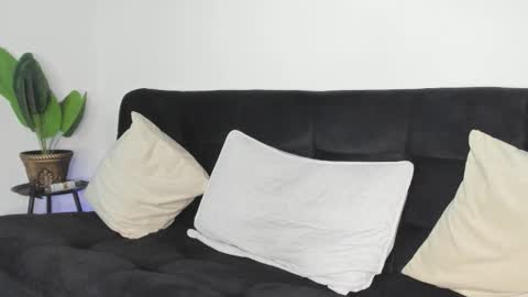 frank online show from November 2025 10:10:01 PM