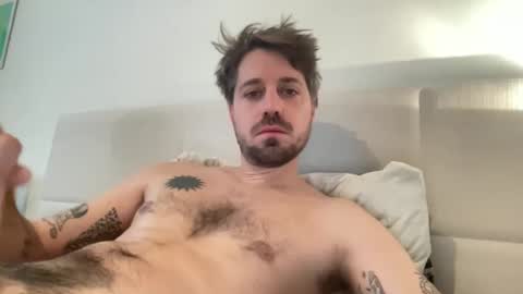 Snapshot of frankybiiig chatting on October 2025 07:52:01 AM thegoodandbiiig online show from October 2025 07:52:01 AM