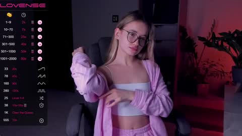 Snapshot of frannpalmer chatting on January 2025 02:36:01 PM Frann online show from January 2025 02:36:01 PM