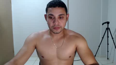 Snapshot of fransexxx69 chatting on February 2025 12:25:02 AM Fransexxx online show from February 2025 12:25:02 AM