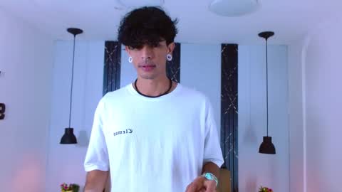 Franvill trato online show from September 2025 07:28:02 PM