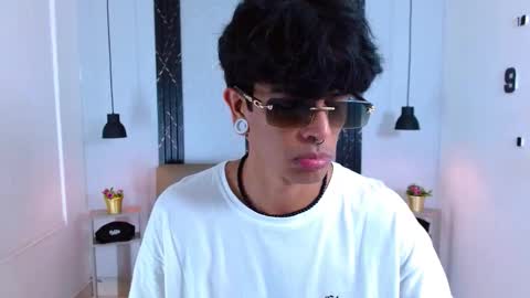 Franvill trato online show from November 2025 07:56:01 PM