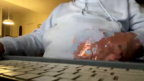 Snapshot of franzmontyhe chatting on October 2025 02:36:01 PM franzmontyhe online show from October 2025 02:36:01 PM